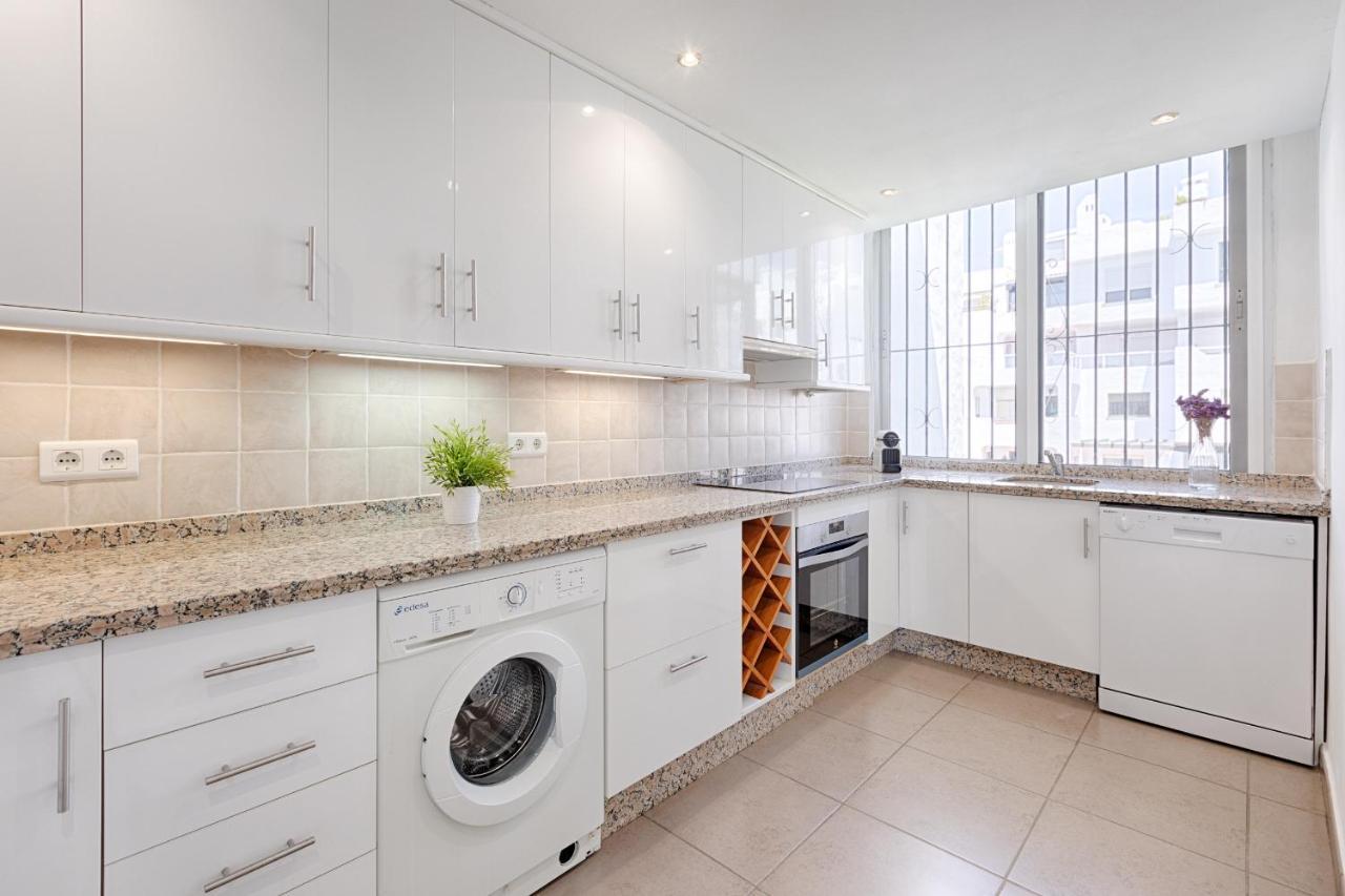 Front Sea View Apartment Estepona Ngoại thất bức ảnh